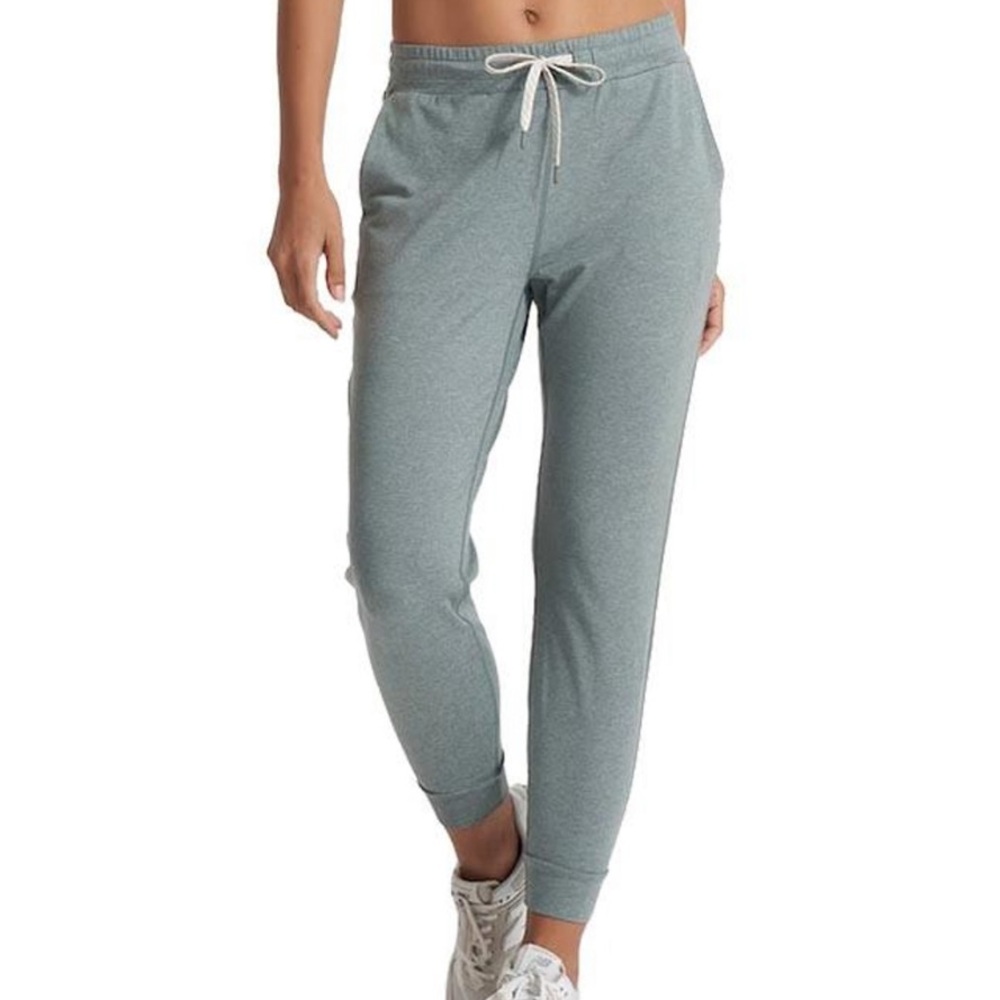 Vuori Women’s Jogger Pants Flawed